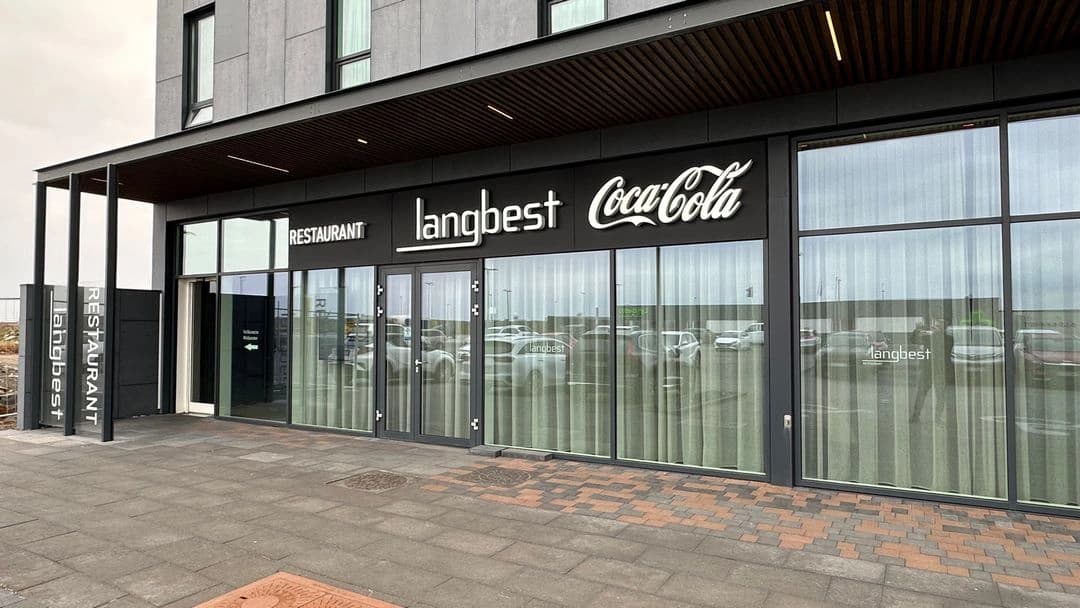 Langbest restaurant exterior